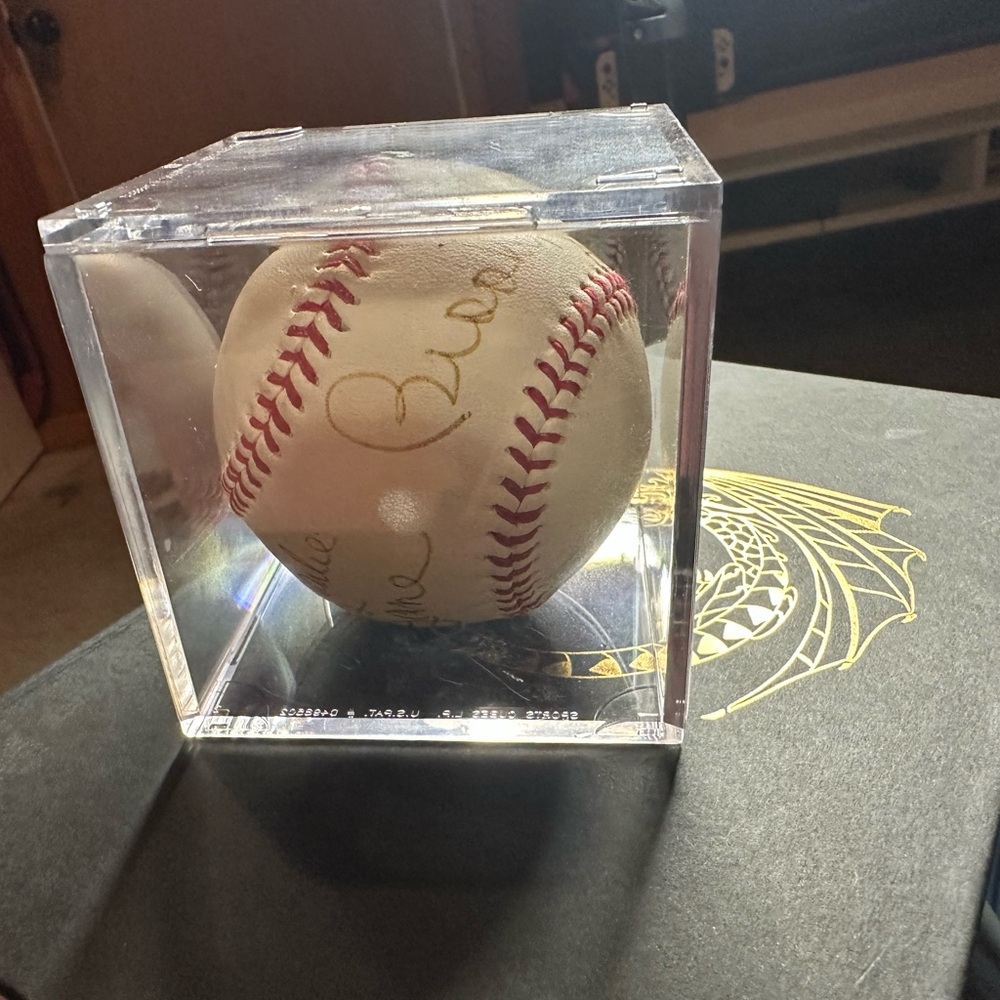 Signed baseball - Picture 6 of 7